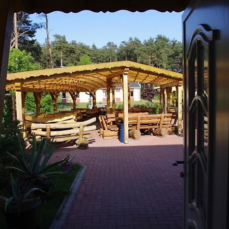 Hostel Waldhaus Am Ferienpark Mirow -Zimmer Du Wc ภายนอก รูปภาพ