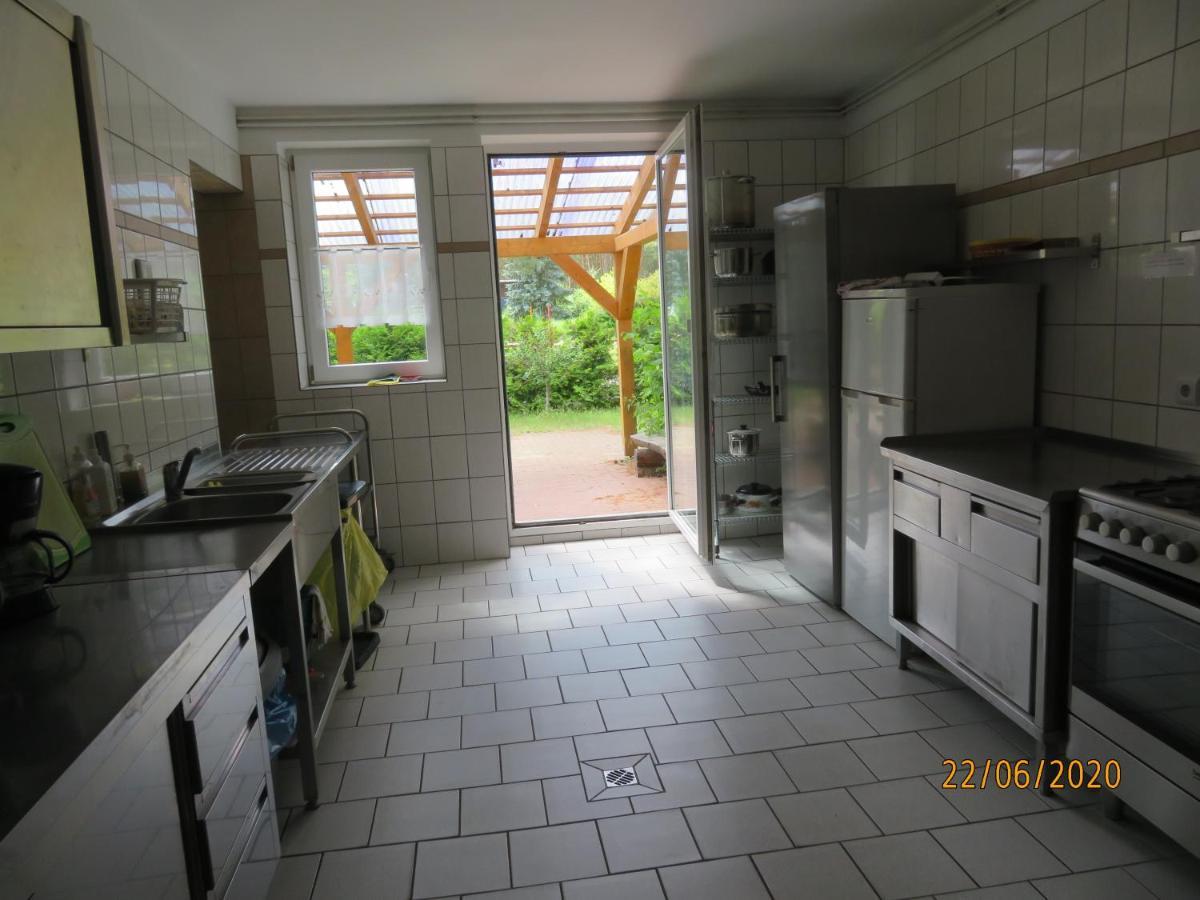 Hostel Waldhaus Am Ferienpark Mirow -Zimmer Du Wc ภายนอก รูปภาพ