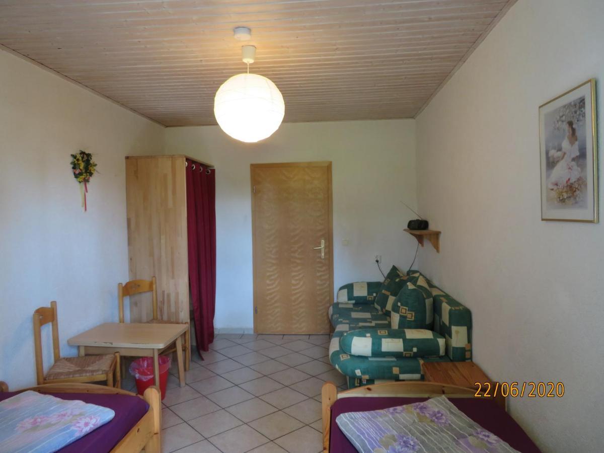 Hostel Waldhaus Am Ferienpark Mirow -Zimmer Du Wc ภายนอก รูปภาพ